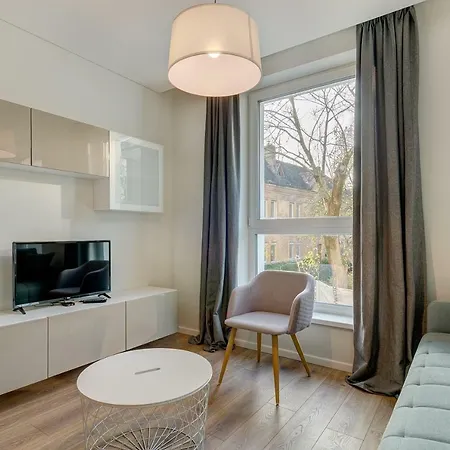 1a - Courtyard View Apartment