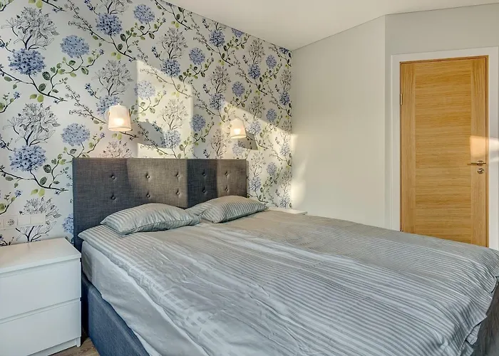 1a - Courtyard View דירה